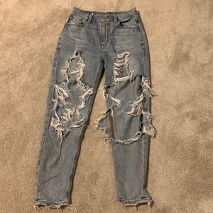 American Eagle light wash ripped jeans